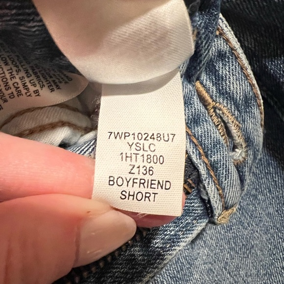 Lucky Brand Boyfriend Shorts Denim Raw Hem Distressed Women’s Size 4/27 - Picture 3 of 9